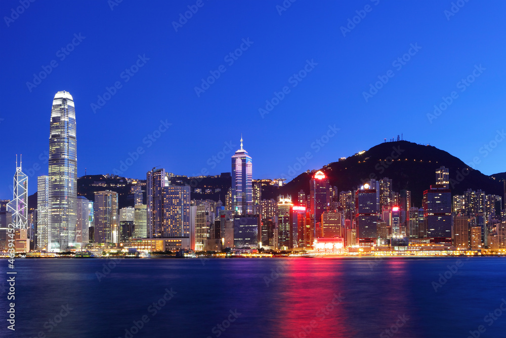 Naklejka premium Hong Kong at night