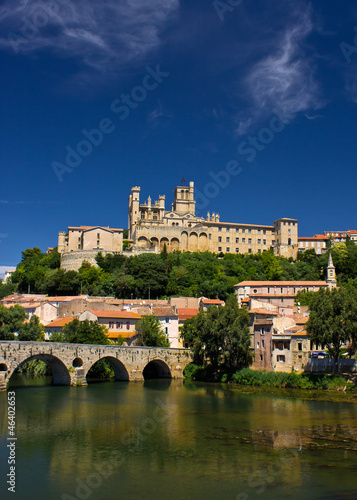 Kathedrale St. Nazaire und Pont Vieux in Beziers