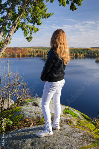 Teen girl in autumn scenery © Piotr Wawrzyniuk