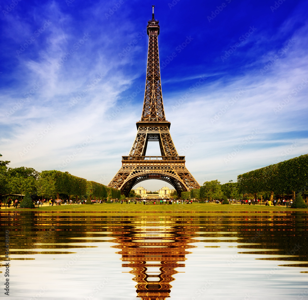 Fototapeta premium Eiffel Tower in Paris abstract reflection