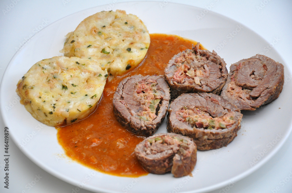 Rinderroulade mit Semmelknödel Rinderroulade mit Semmelknödel