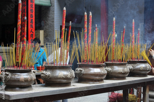 bracieri di incenso nella Pagoda di Thien Hau, Ho Chi MInh photo