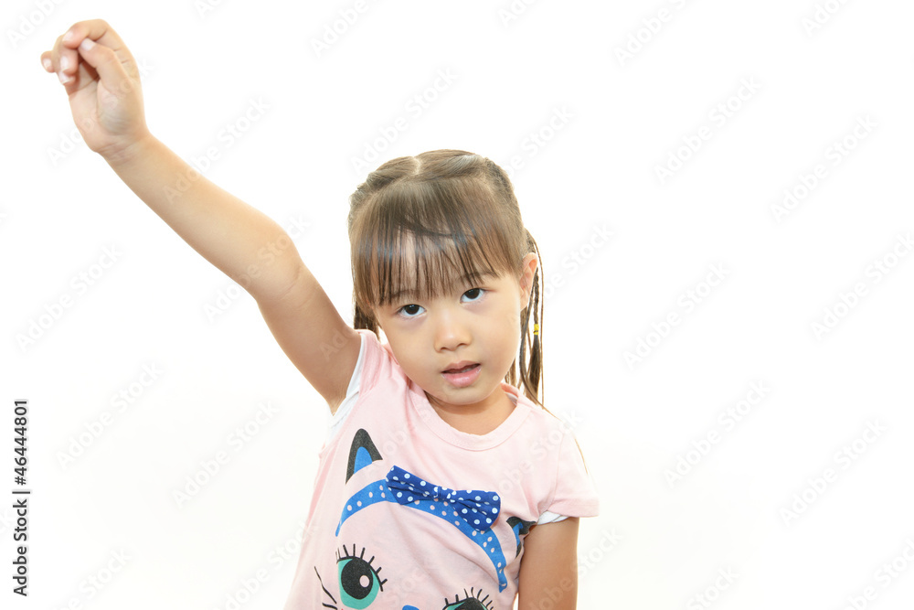 挙手をする女の子 挙手をする女の子