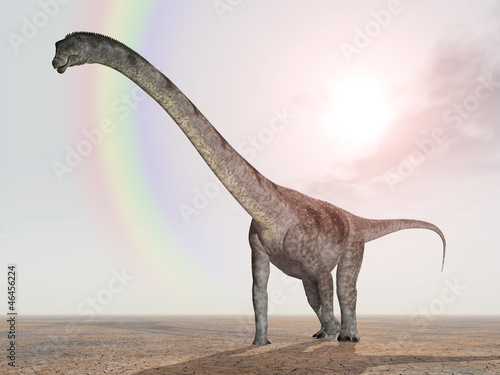 Dinosaurier Puertasaurus mit Regenbogen