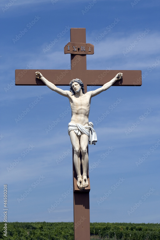 Grand Christ en croix