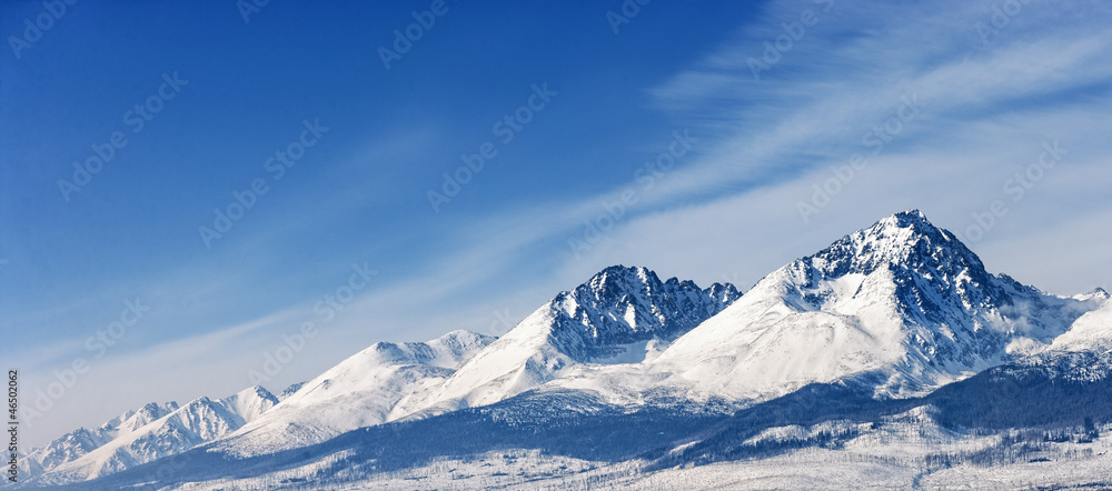 Dramatic peaks pinnacles snowy summits high altitude mountain pa