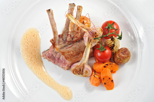 Lamb chops with vegetables