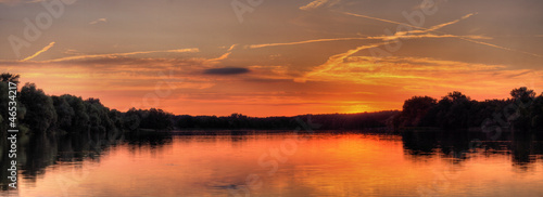 Fototapeta Naklejka Na Ścianę i Meble -  sunset lake