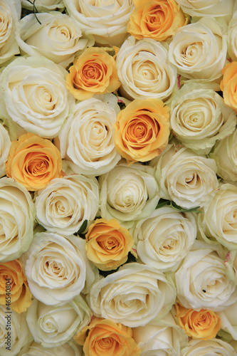 white and yellow wedding roses © Studio Porto Sabbia