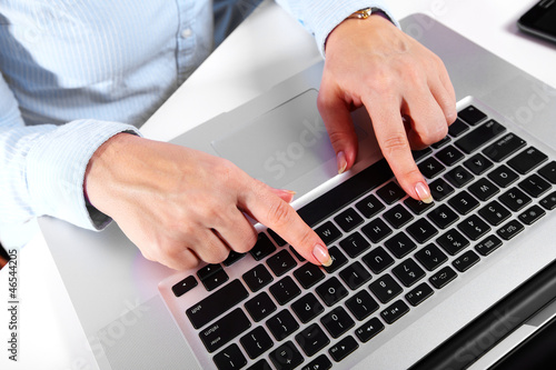 Fototapeta Naklejka Na Ścianę i Meble -  Hands with a computer keyboard.