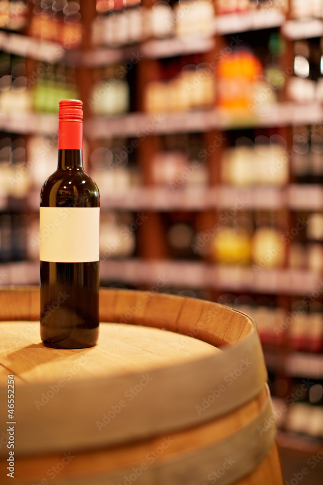 Ich Trinke Täglich Eine Flasche Wein Forum Flasche Wein mit leerem Etikett Stock Photo | Adobe Stock