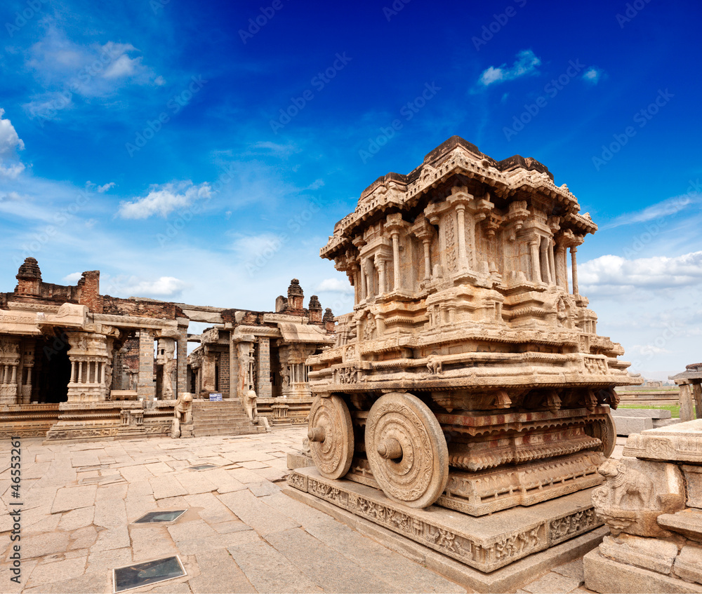 Stone chariot in Vittala temple. Hampi, Karnataka, India