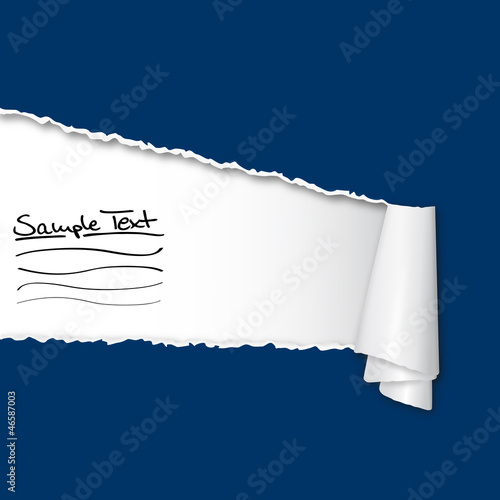 aufgerissenes Papier mit Textfreiraum