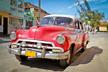 Plexiglas schilderij Cubaanse oldtimers Klassieke Chevrolet in Trinidad Cuba  © Aleksandar Todorovic