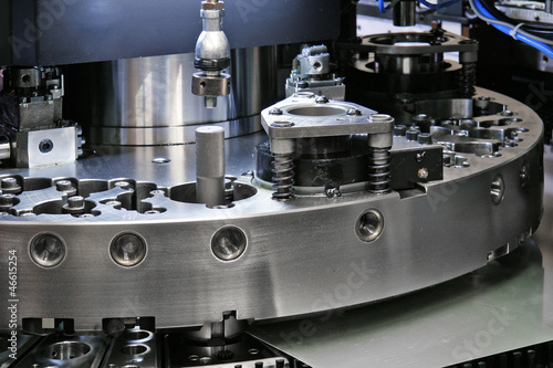 Фотография detail of CNC punching machine