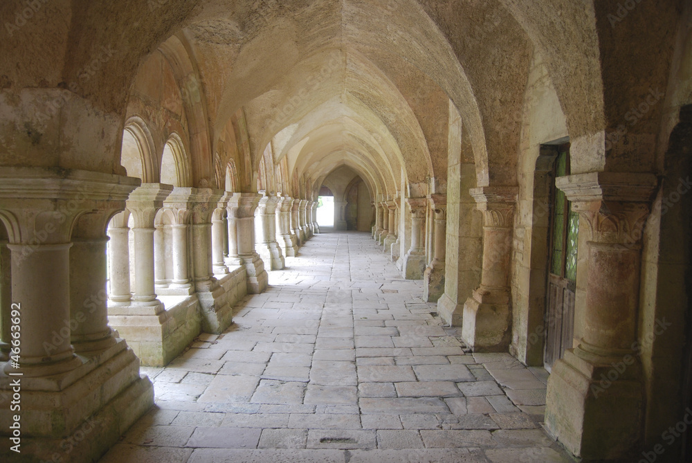 cloister in Fountenay