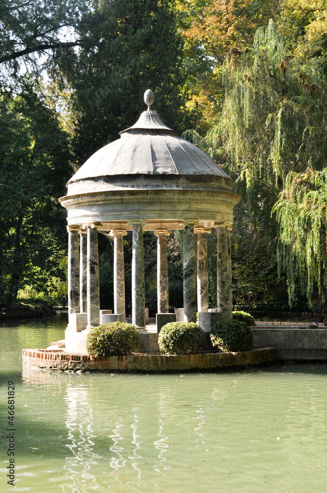 Naklejka premium Chinescos pond, Prince's garden, Aranjuez (Madrid)
