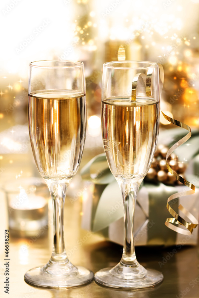 Shining Champagne Glasses (celebration) Shining Champagne Glasses (celebration)