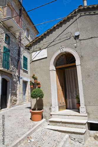 Fototapeta Naklejka Na Ścianę i Meble -  Alleyway. Sant'Agata di Puglia. Puglia. Italy.