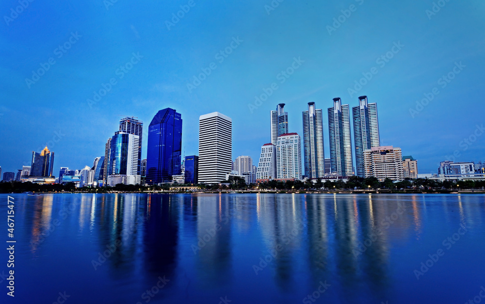 Fototapeta premium Twilight at Bangkok, Thailand