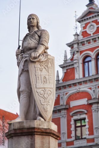 Saint Roland i Riga old town photo