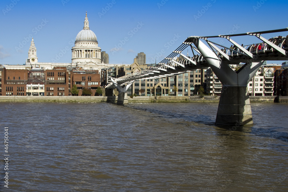 Fototapeta premium St Paul's cathedral and Millennium Bridge