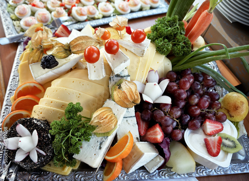 Käseplatte bei einem kalten Buffet photo