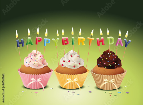 Cupcakes mit Happy Birthday Kerzen