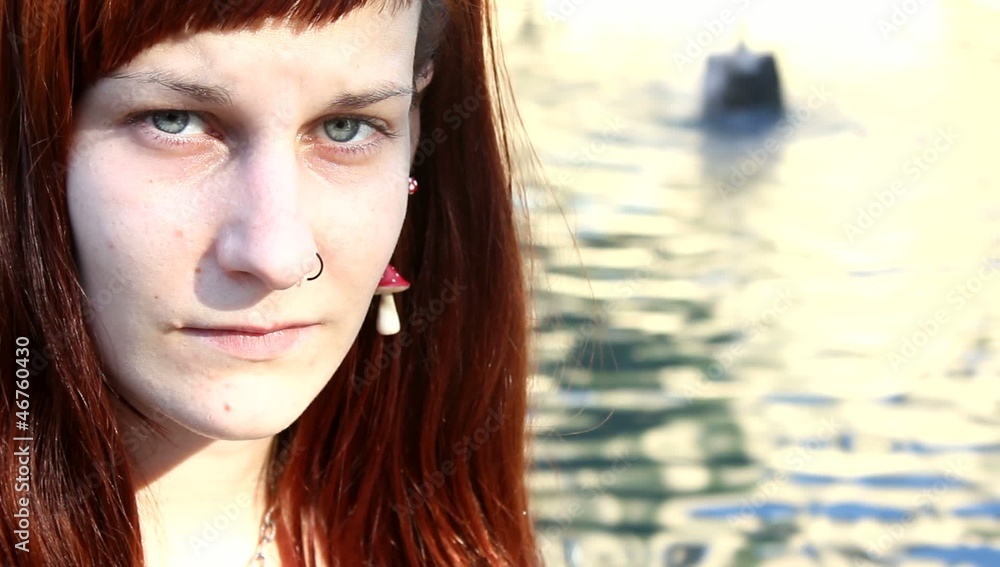 Primer plano de una chica joven