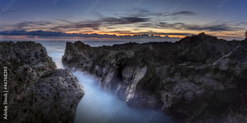 Gouffre de l'Etang-Salé au crépuscule - La Réunion