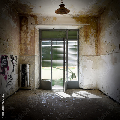 empty room, interior of a old house
