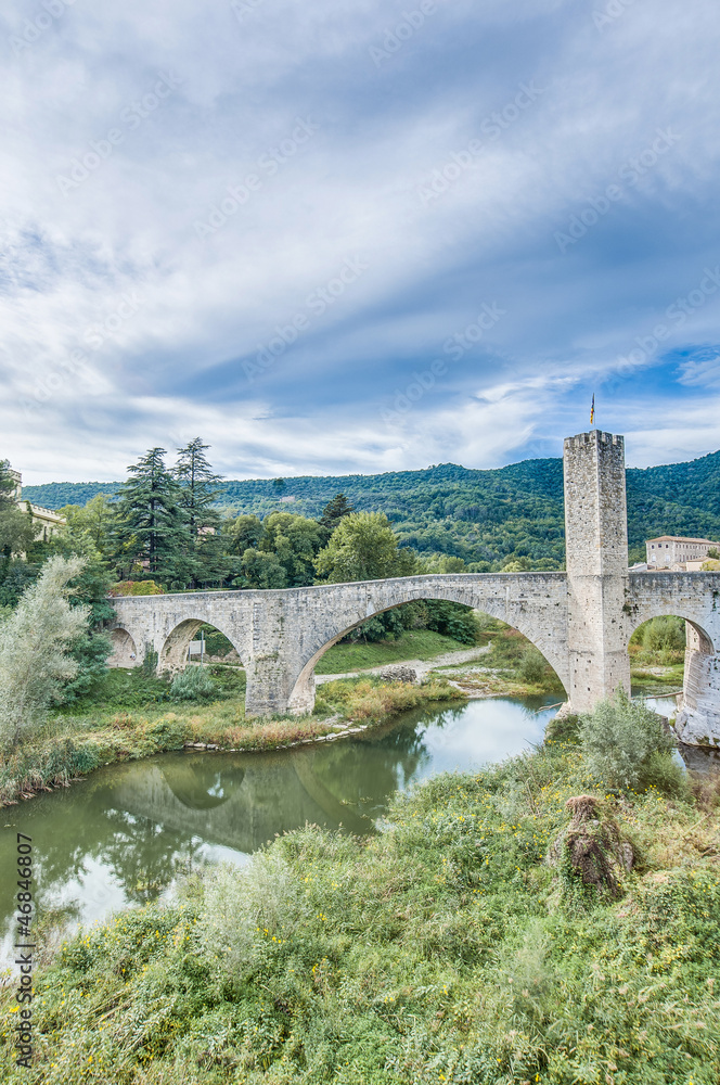 Fototapeta premium Medieval bridge in Besalu, Spain