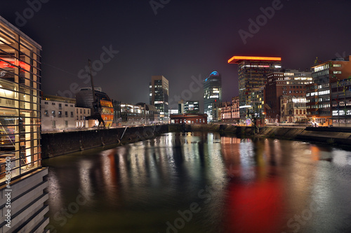 Düsseldorf Medienhafen in der Nacht HDR