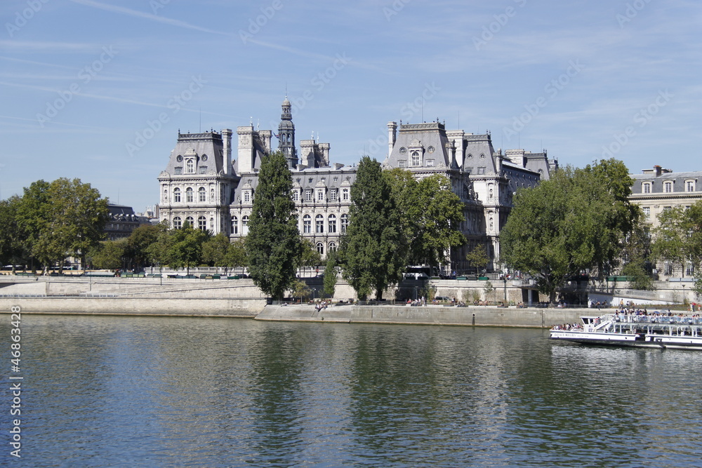 Mairie de Paris vue depuis l'île de la Cité