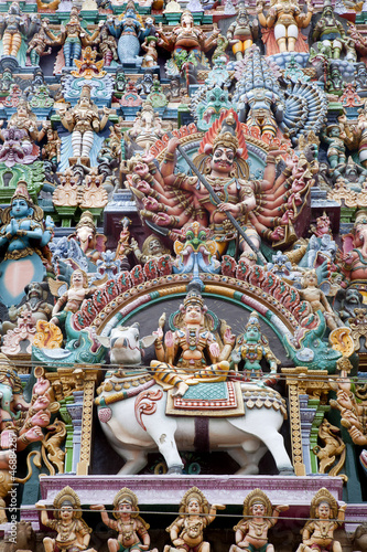 colorful reliefs of Hindu gods in the temple of Meenakshi © jjuncadella