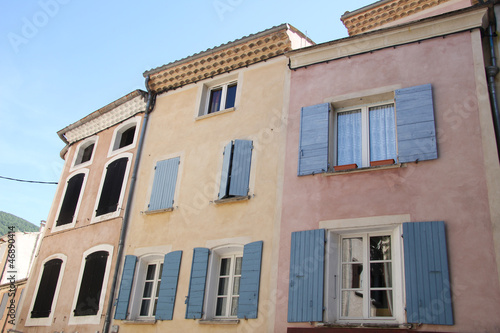 Fototapeta Naklejka Na Ścianę i Meble -  Colored houses in Nyons