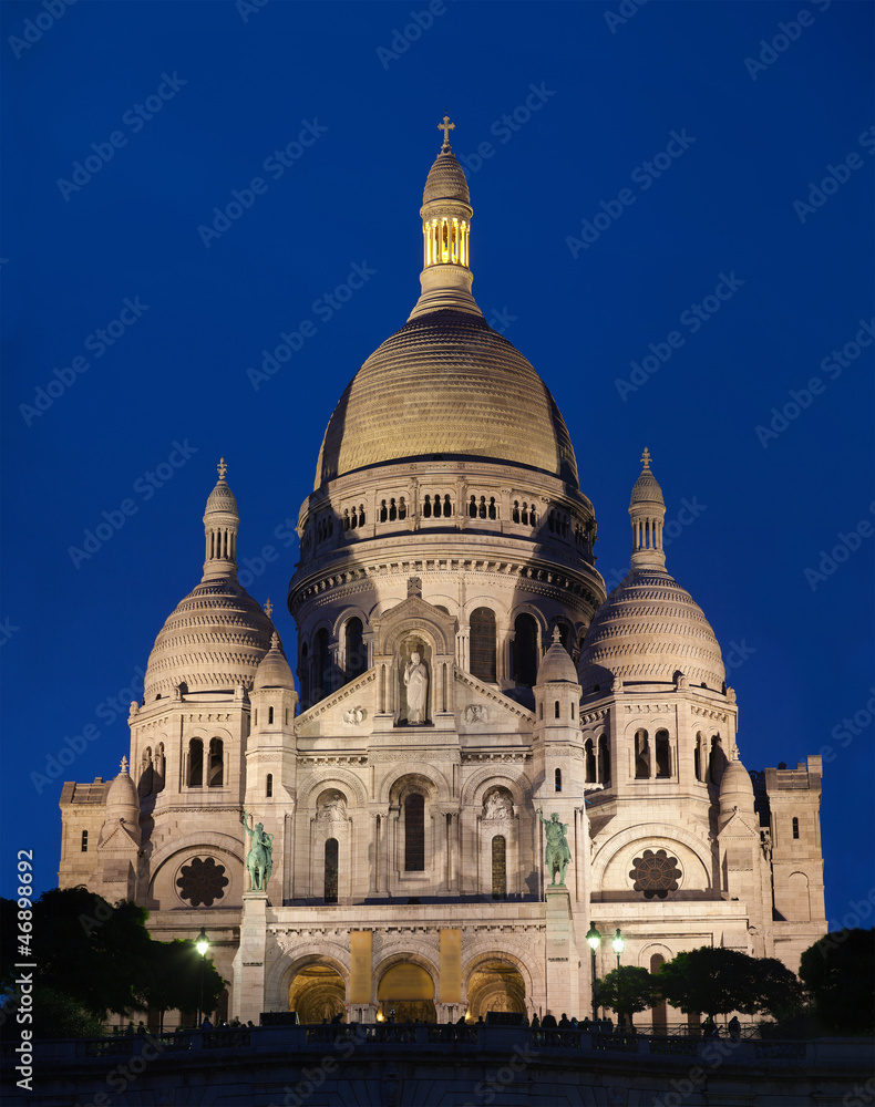 Night view of Basilica of the Sacred Heart of Paris