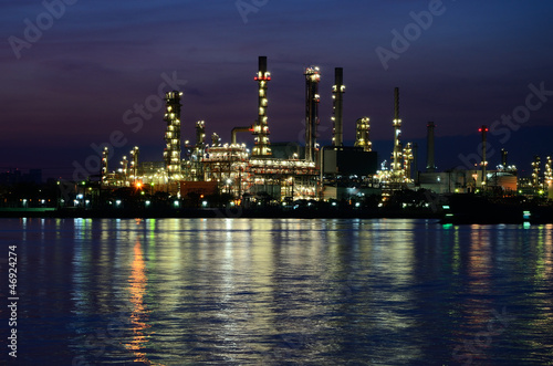 Night scene of Oil refinery © Beach boy 2024