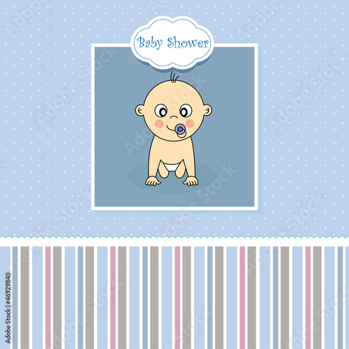 Anuncio nacimiento bebe niño. Gatear