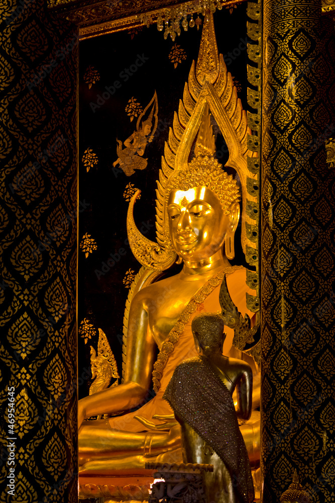 Obraz premium Phra Phuttha Chinnarat to be the most beautiful Buddha portrait