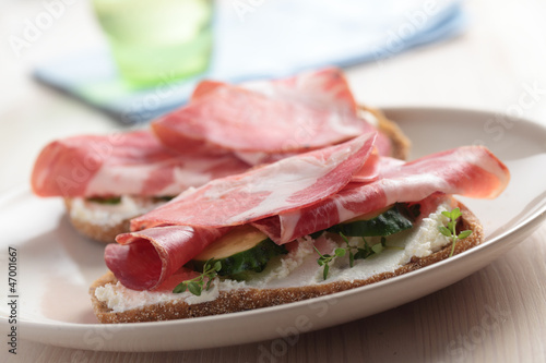 Sandwiches with jamon