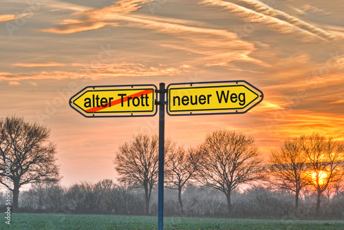 alter trott neuer Weg photo