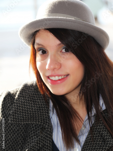 Ragazza con cappello © Andre Ila