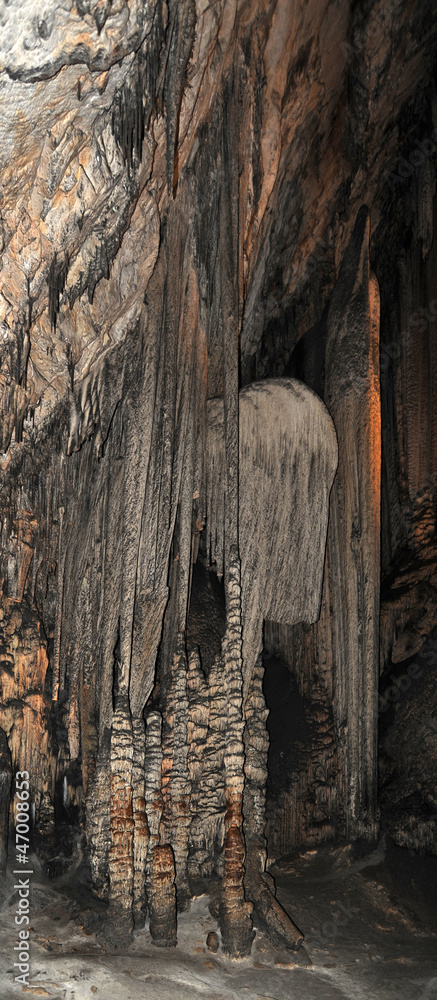 La salle des Drapeaux des grottes d'Artà à Canyamel à Majorque