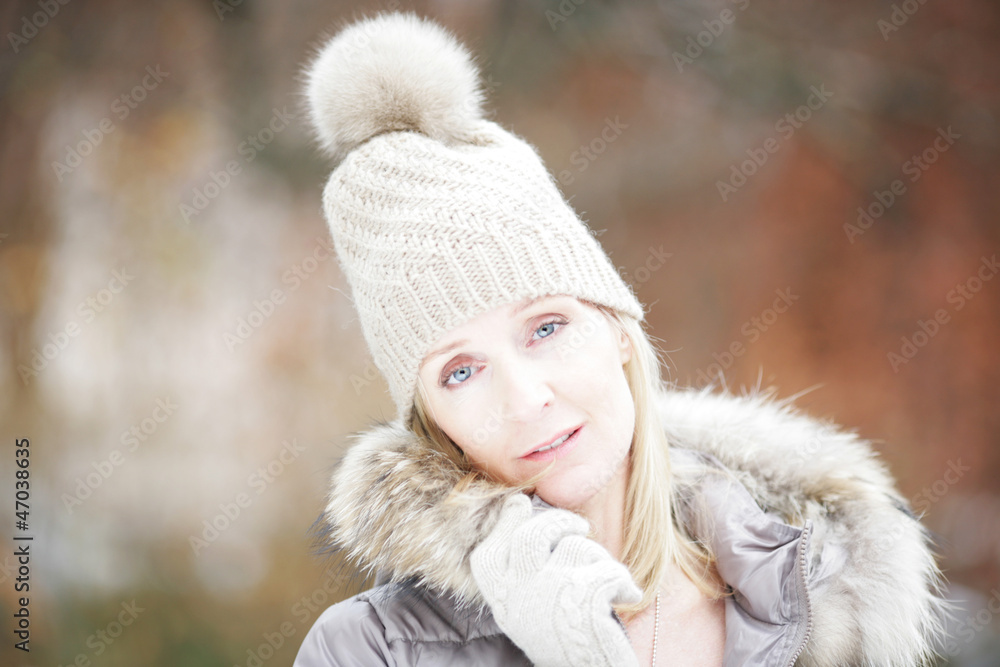 Portrait einer hübschen Frau Portrait einer hübschen Frau