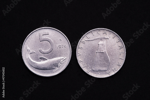 moneta da 5 lire italiana (1976) photo