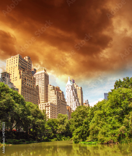 Fototapeta Naklejka Na Ścianę i Meble -  New York City - Manhattan Skyscrapers from Central Park with Tre