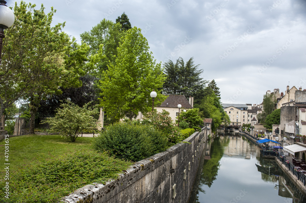 les quais à Dole