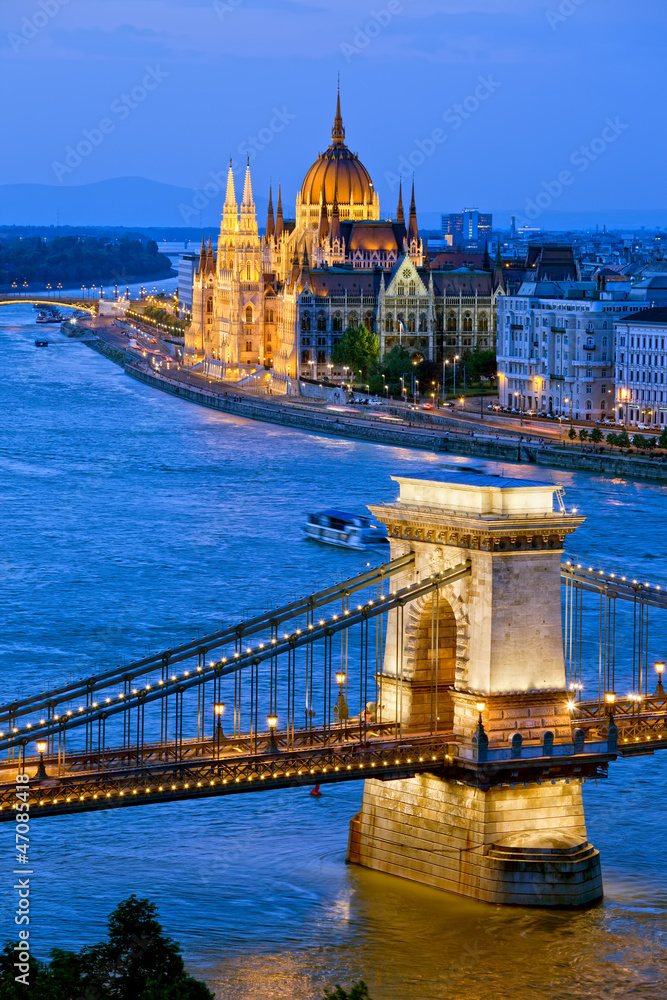 Obraz premium Wieczór w Budapeszcie
