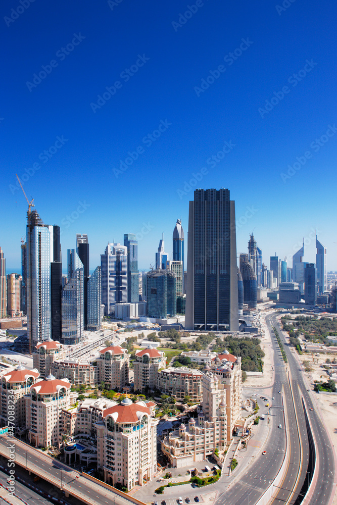 Fototapeta premium The financial hub of Dubai is graced with exciting architecture